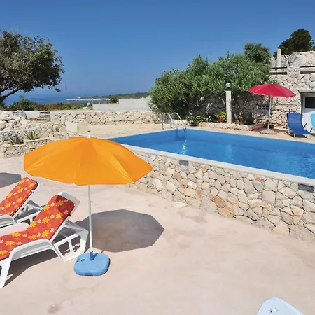 Beautiful In Sevid بيت للعطل سيفيد